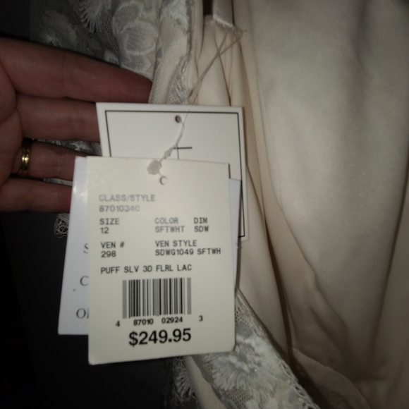 DB STUDIO 3d floral lace v-neck short dress soft white size 12 - Picture 7 of 7